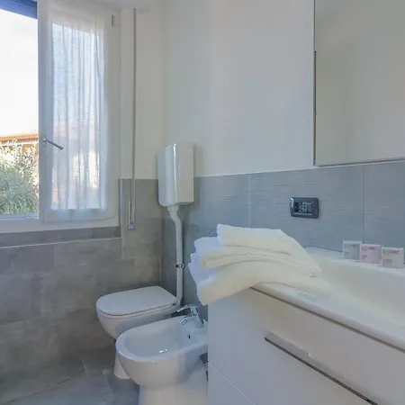 Apartment Sweet Caroline